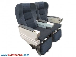 Самолетное кресло бизнес класса с подставкой для ног